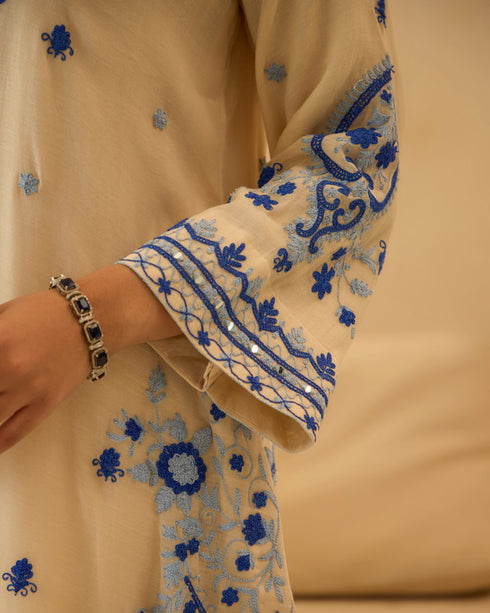 White Lily Breeze – Dori Embroidered Straight Suit Set